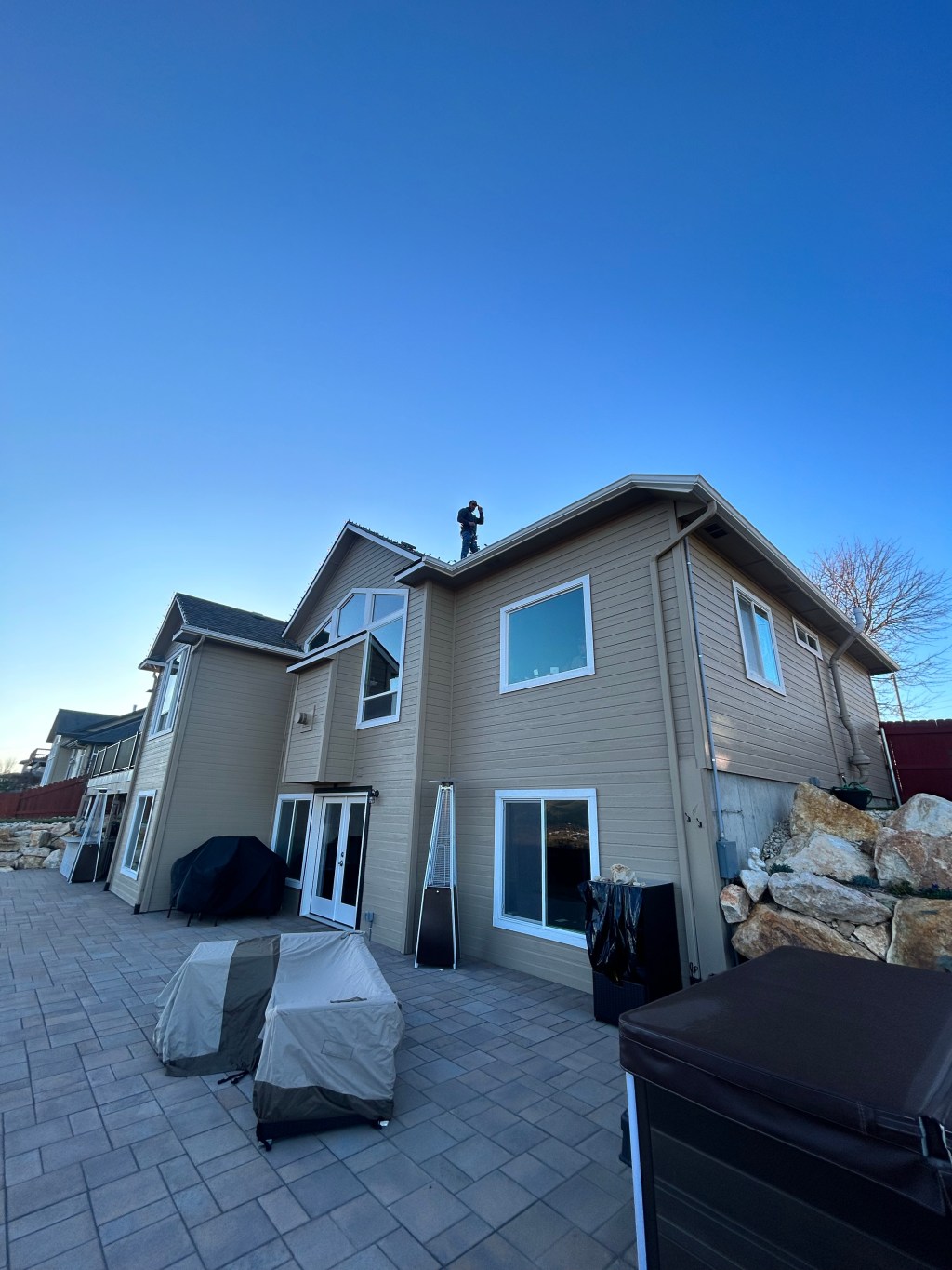 Safety Tip: A Guide to Ladder and Roof Safety During Holiday Light&nbsp;Installation